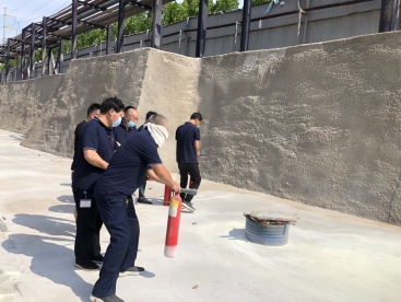 筑牢防火墻，把好安全關(guān)，  ---公司開展消防應(yīng)急演練